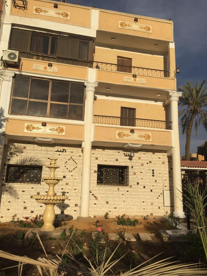 Pyramids Loft Guesthouse Il Il Cairo Esterno foto