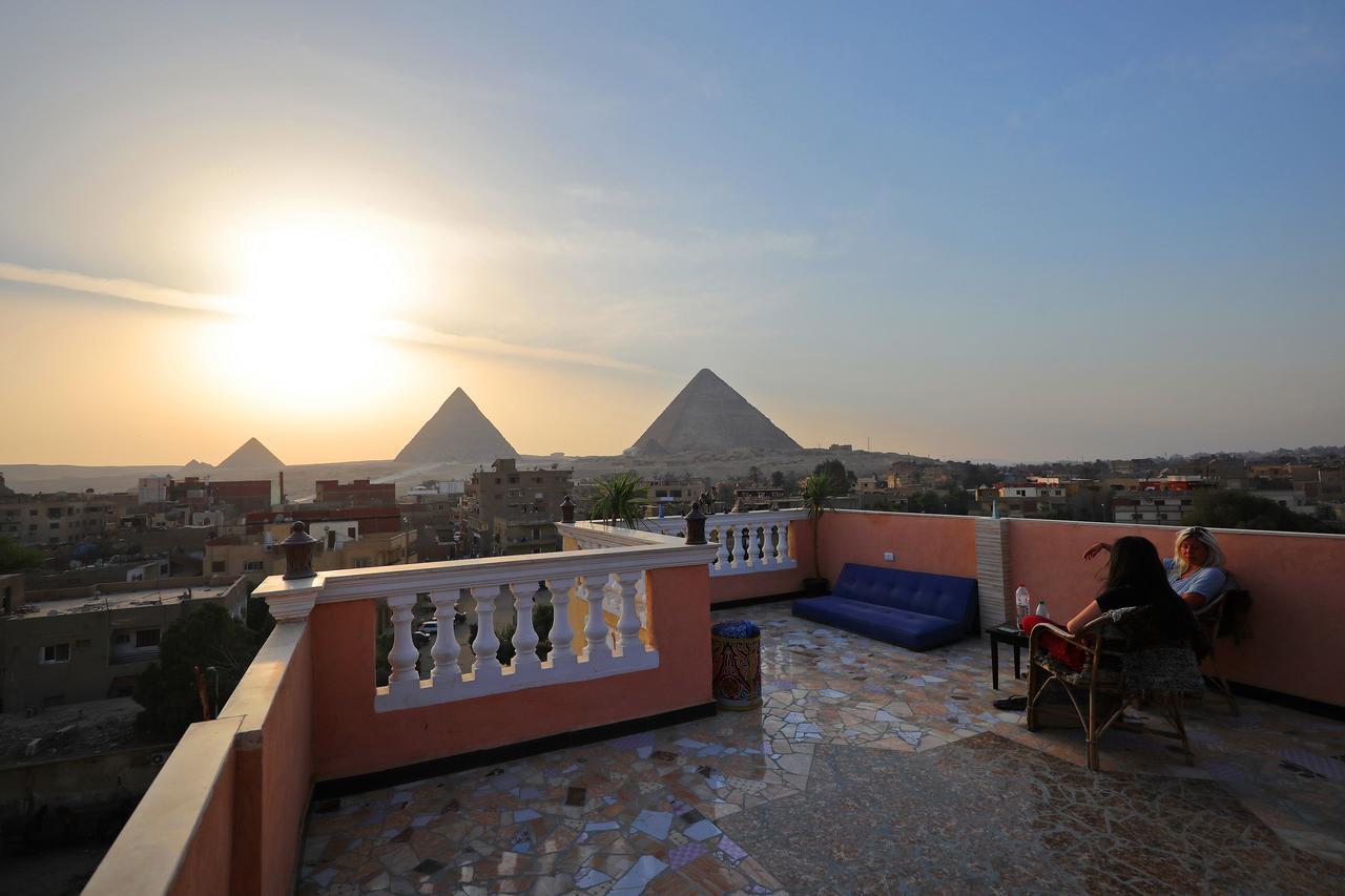 Pyramids Loft Guesthouse Il Il Cairo Esterno foto